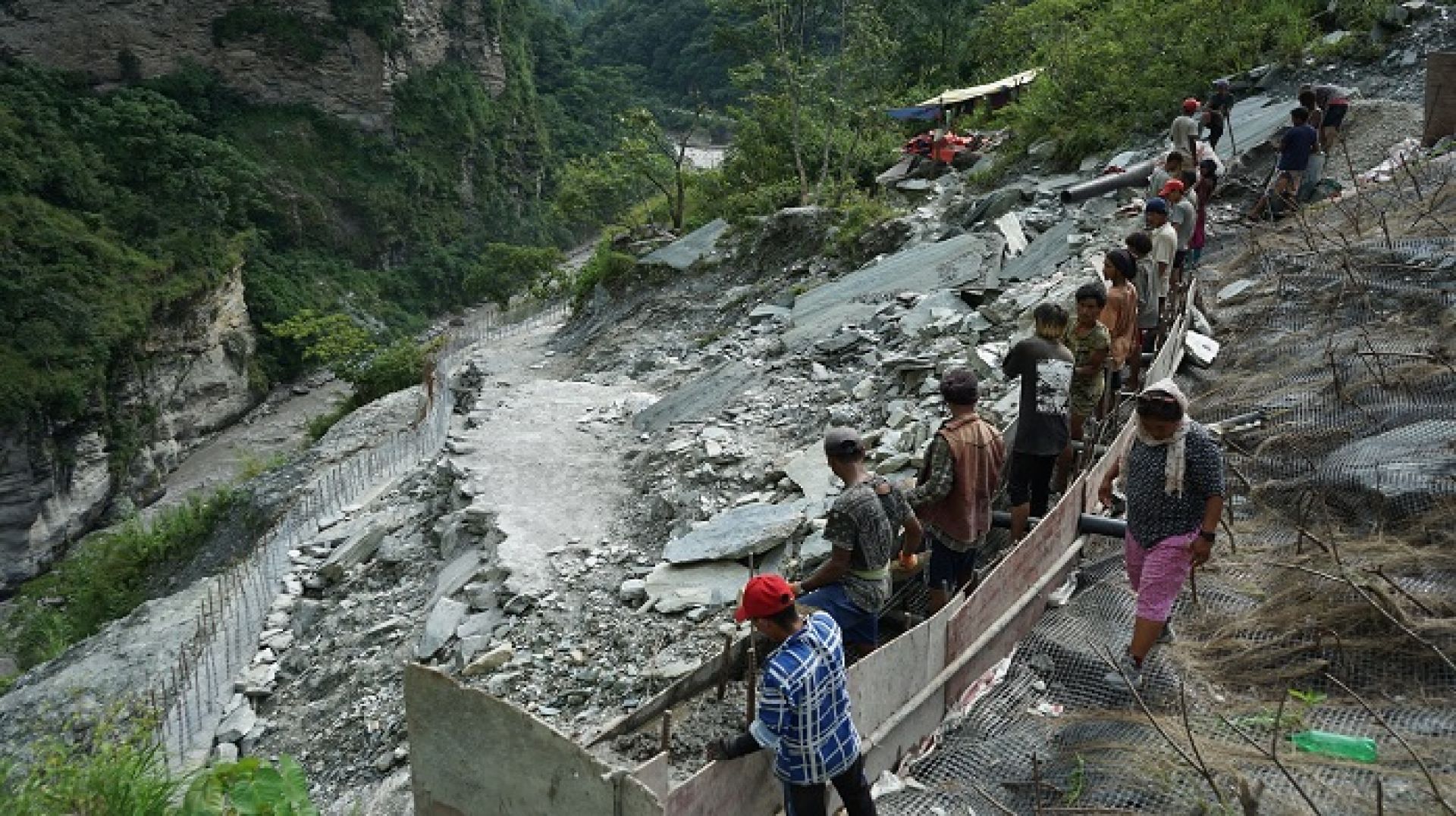 कालीगण्डकी करिडोरः पहिरो रोकथाम गर्न बैसरी अँधेरीखोलामा ‘रक एङ्करिङ’